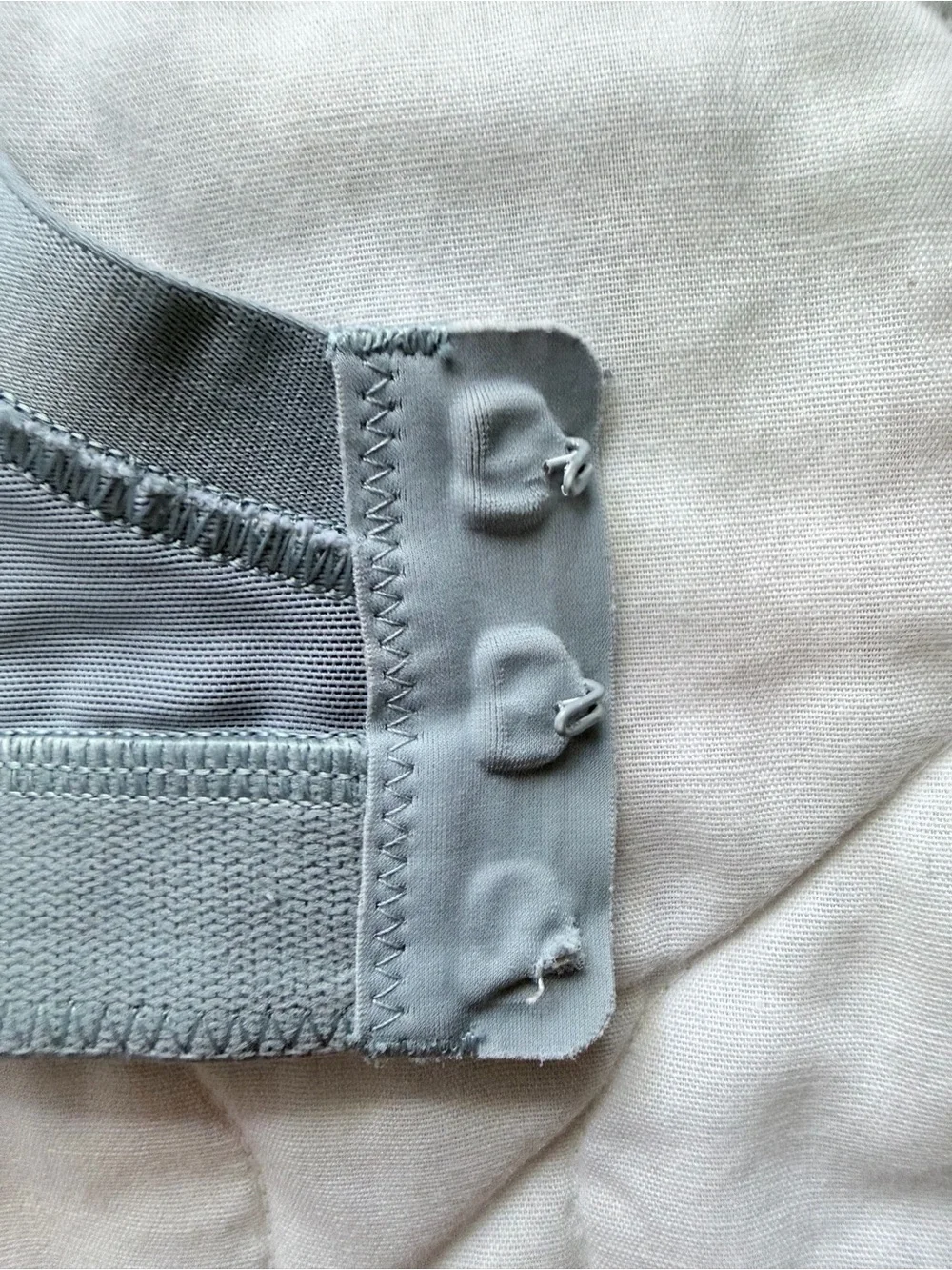 lululemon athletica Light Gray Full-Coverage Perforated Sports Bra